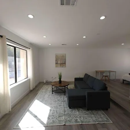 The Strip Is Just Around The Corner! Newly Renovated Luxury Modern Minimalist Villa With Large Pool! Las Vegas Exterior photo