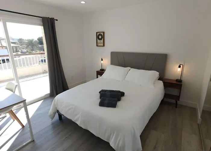 The Strip Is Just Around The Corner! Newly Renovated Luxury Modern Minimalist Villa With Large Pool!